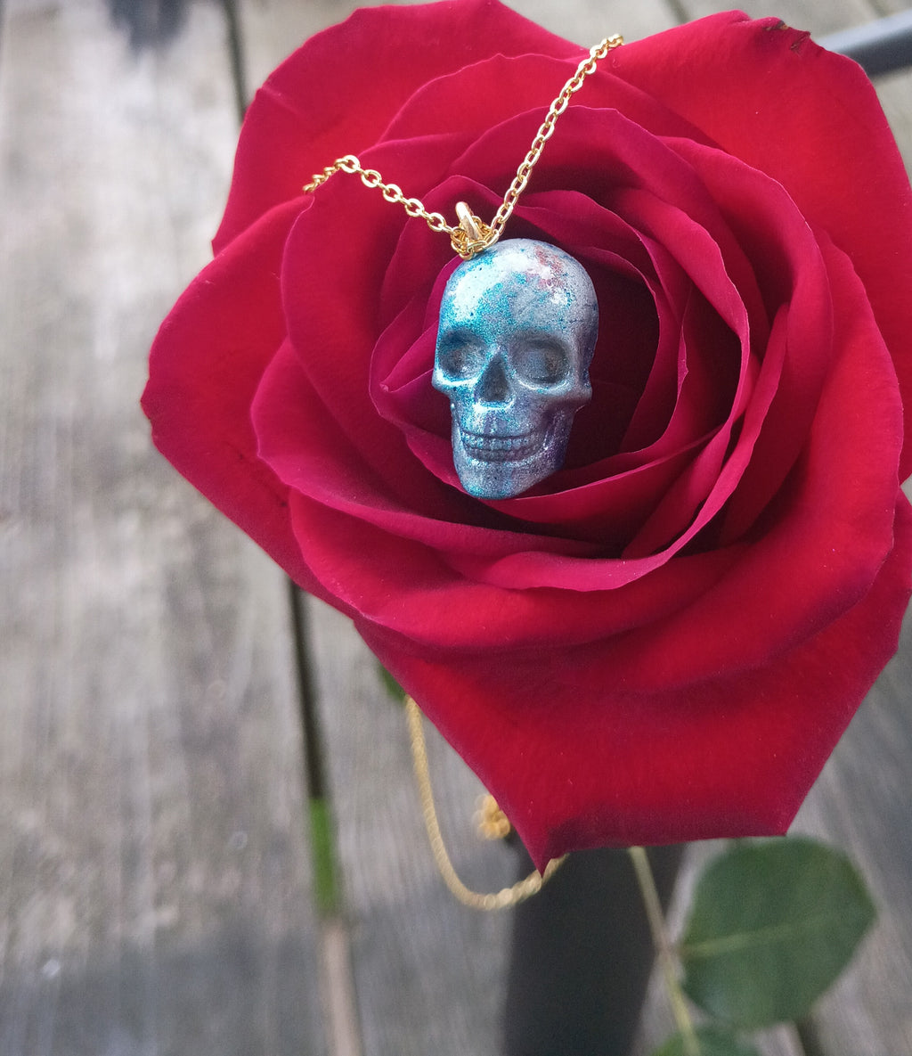 "Bone kisses and coffin cuddles" skull necklace