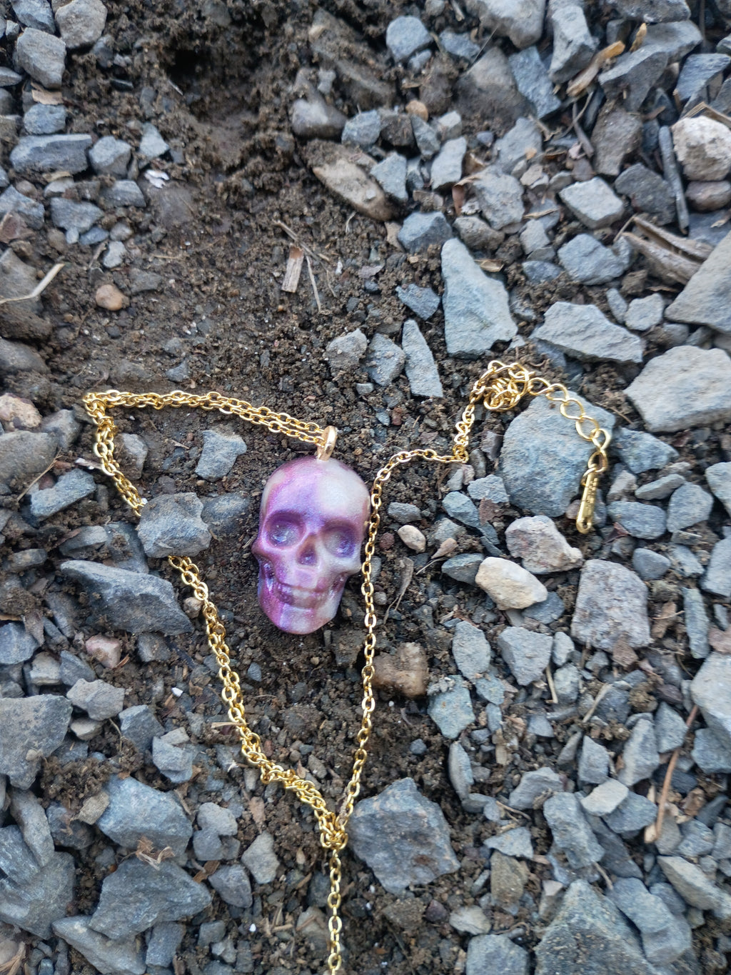 "Drop-dead adorable" skull necklace